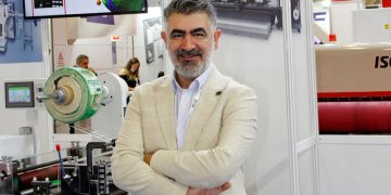 Yaman Baskı Makinaları  etiket baskı,  kesim ve kalite kontrol makinelerini sergiledi