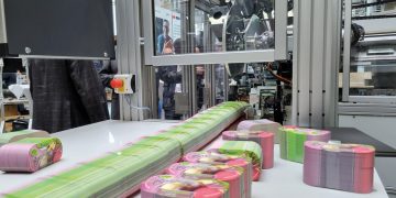 POLAR, LabelDay’de en yeni şekilli kesim makinelerini sundu