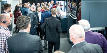 Durst VariJET 106 Open House etkinliği  Koenig & Bauer Durst, dijital karton ambalaj talebi arttıkça VariJET 106 üretimini artırıyor