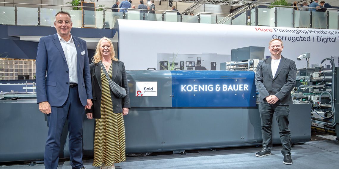 drupa 2024’de baskı ve ambalaj teknolojisine büyük yatırım İngiliz Qualvis, Koenig & Bauer Duran’ın yeni Alius 90 katlama yapıştırma makinesine yatırım yaptı