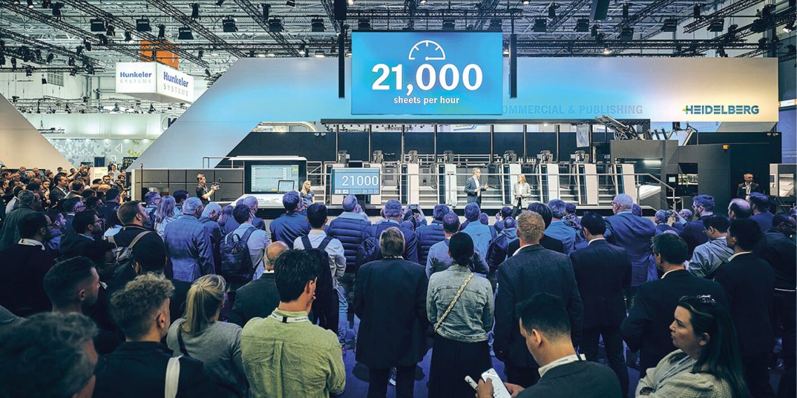 Yüzde 98 daha az manuel müdahale  ile baskı demolarının yapıldığı   Heidelberg standında  otonom baskı gösterildi