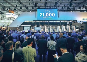 Yüzde 98 daha az manuel müdahale  ile baskı demolarının yapıldığı   Heidelberg standında  otonom baskı gösterildi