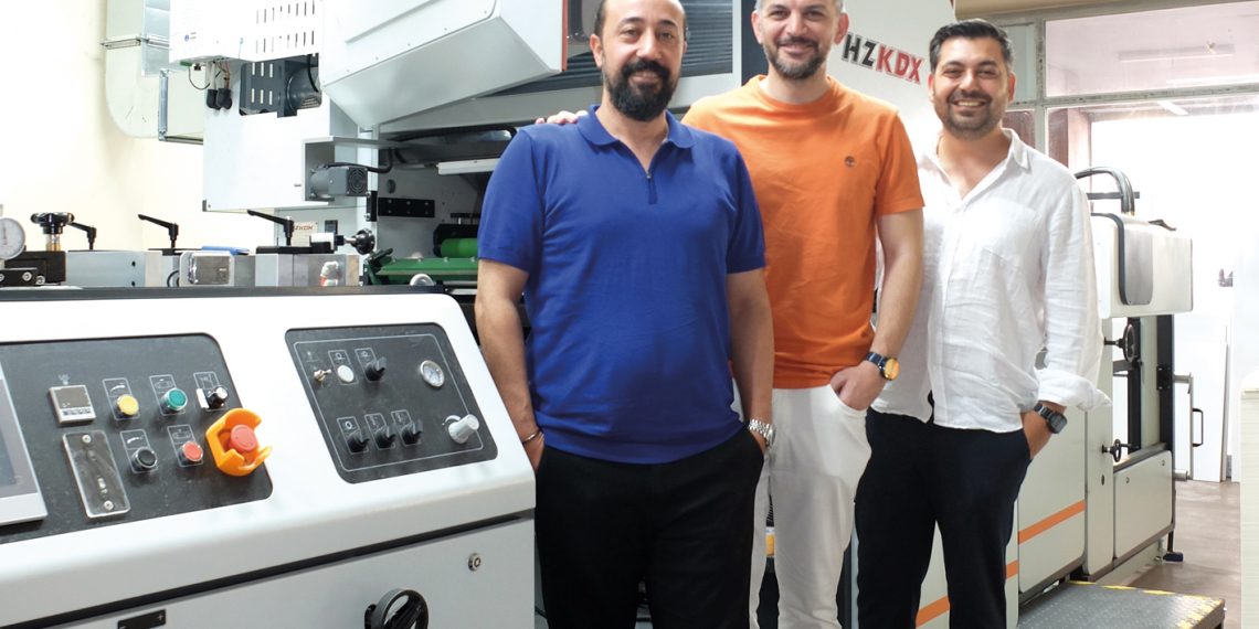 Öz Kutsan Ambalaj,  HZKDX otomatik selofan makinesinden memnun