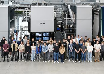 Koenig & Bauer geleceğe yatırım yapıyor ve 103 çırak ve çift çalışma programı öğrencisini ağırlıyor