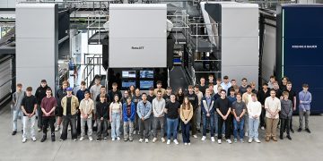 Koenig & Bauer geleceğe yatırım yapıyor ve 103 çırak ve çift çalışma programı öğrencisini ağırlıyor