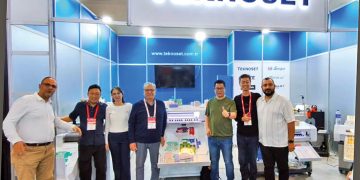 İki yeni makinenin ilk kez sergilendiği Teknoset standı yoğun ilgi gördü