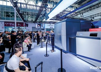 Komori J-throne 29’un baskıda oyunu değiştirme nedenleri